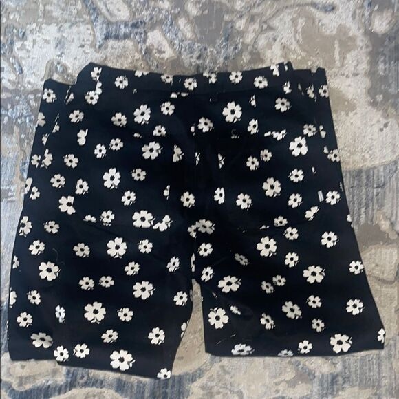 Rolla’s Black Pants with White Floral Pattern - Picture 4 of 4